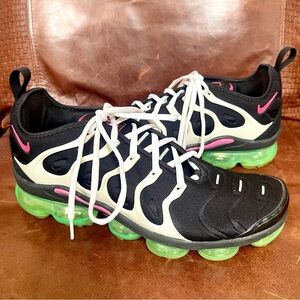 Nike Air Vapor Max Plus “Do You” Running Athletic Sneaker Shoes
